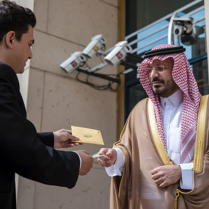 قضايا الرشوة في السعودية: إجراءاتها وعقوباتها بالتفصيل 7 قضايا الرشوة في السعودية: إجراءاتها وعقوباتها بالتفصيل